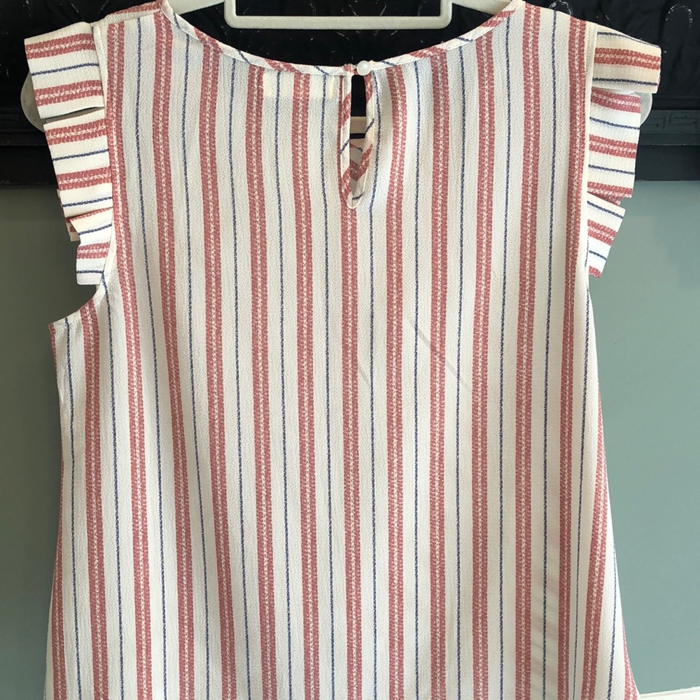 NWOT Flutter Sleeve Tie Front Top sz S - Picture 2 of 4